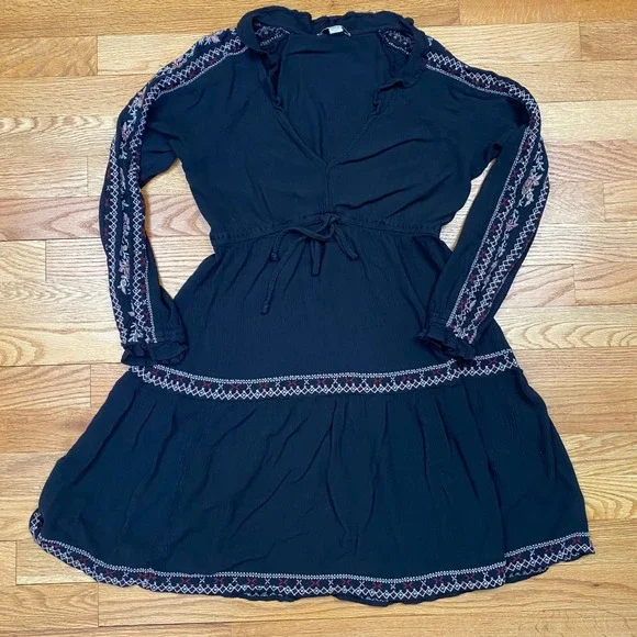 American Eagle Embroidered Mini Dress Womens Medium Black Boho Peasant Festival - Picture 2 of 7